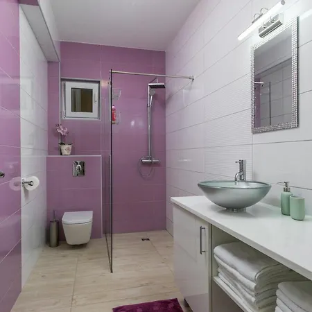 Lux Sandra Apartment Makarska